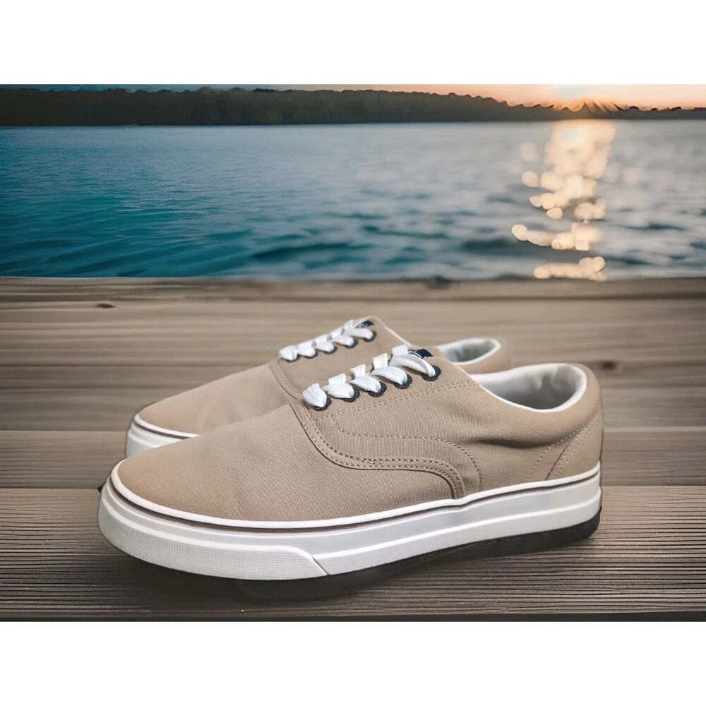 CHAPS CHACE CANVAS LACE UP SNEAKERS MEN'S SIZE 9  BEIGE/WHITE BRAND NEW